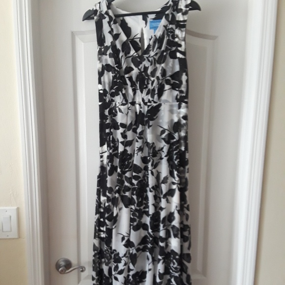 Simply Vera Vera Wang Dresses & Skirts - Hi Low Dress by Ver Wang